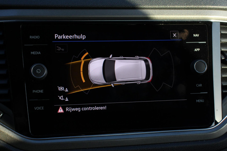 Volkswagen T-Roc 1.5 TSI 150pk DSG Style Team Navigatie Climate Control DAB Adaptive Cruise control Elektrisch bedienbare achterklep