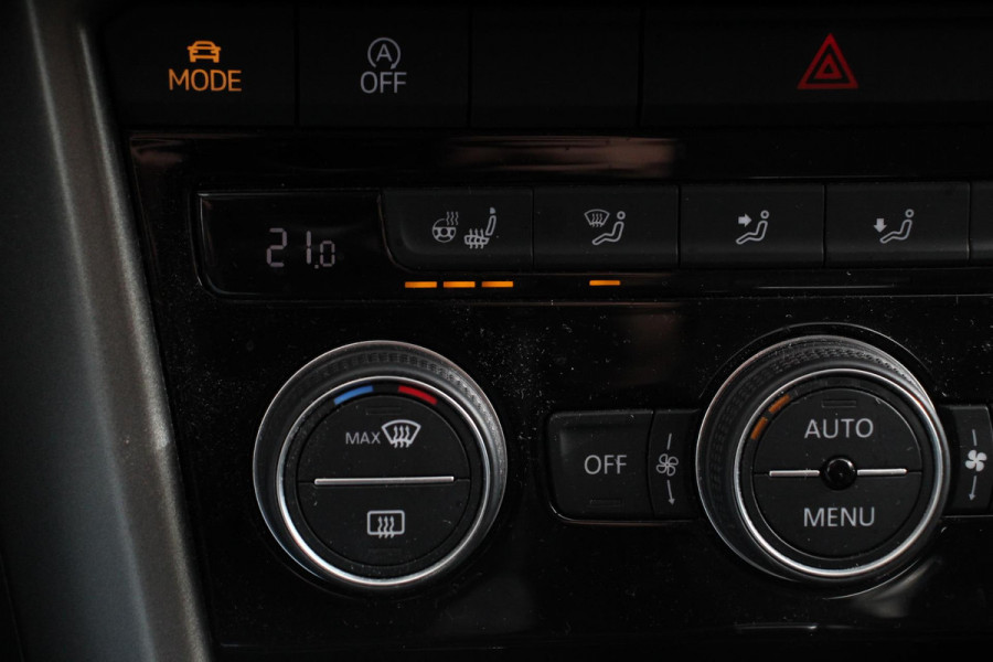 Volkswagen T-Roc 1.5 TSI 150pk DSG Style Team Navigatie Climate Control DAB Adaptive Cruise control Elektrisch bedienbare achterklep