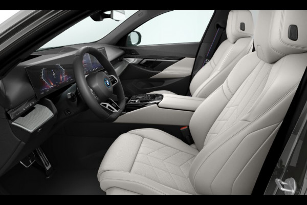 BMW i5 Touring eDrive40 M-Sport Pro - Onderstel Prof - Pano - Trekhaak - Driving Ass Prof