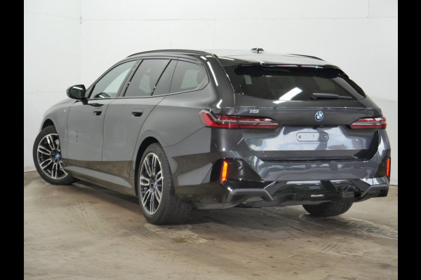 BMW i5 Touring eDrive40 M-Sport Pro - Onderstel Prof - Pano - Trekhaak - Driving Ass Prof
