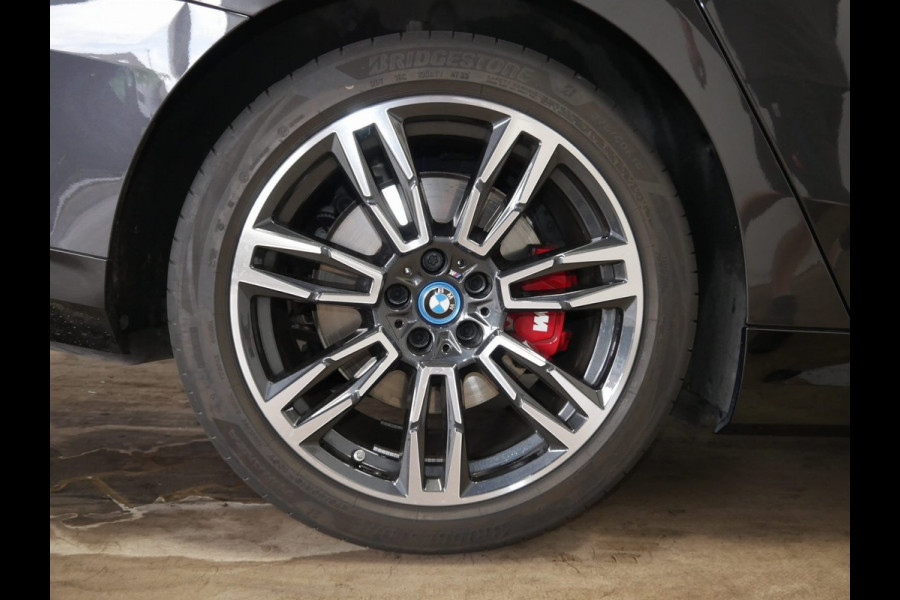 BMW i5 Touring eDrive40 M-Sport Pro - Onderstel Prof - Pano - Trekhaak - Driving Ass Prof