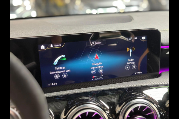 Mercedes-Benz CLA-Klasse AMG 45 S 4MATIC+ | Stoelverkoeling | pano | burmester | kuipstoelen | keyless