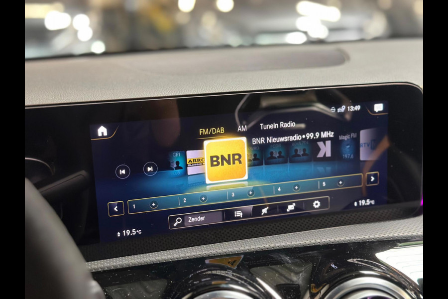 Mercedes-Benz CLA-Klasse AMG 45 S 4MATIC+ | Stoelverkoeling | pano | burmester | kuipstoelen | keyless
