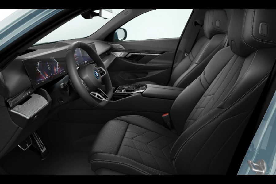 BMW i5 Touring eDrive40 M-Sport - Onderstel Prof - Pano - Trekhaak - Bowers & Wilkins