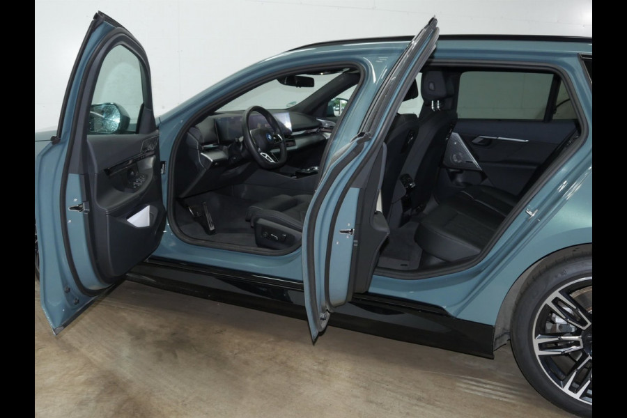 BMW i5 Touring eDrive40 M-Sport - Onderstel Prof - Pano - Trekhaak - Bowers & Wilkins