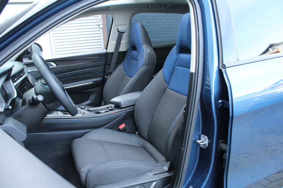 Lynk & Co 01 1.5 PHEV 262pk 360 Camera NL-Auto NAP BTW Clima Cruise Navi Panoramadak 20"LMV El. Klep