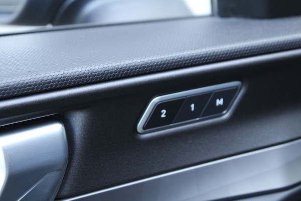 Lynk & Co 01 1.5 PHEV 262pk 360 Camera NL-Auto NAP BTW Clima Cruise Navi Panoramadak 20"LMV El. Klep