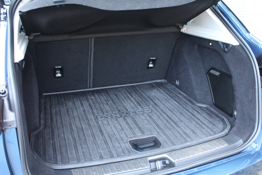 Lynk & Co 01 1.5 PHEV 262pk 360 Camera NL-Auto NAP BTW Clima Cruise Navi Panoramadak 20"LMV El. Klep