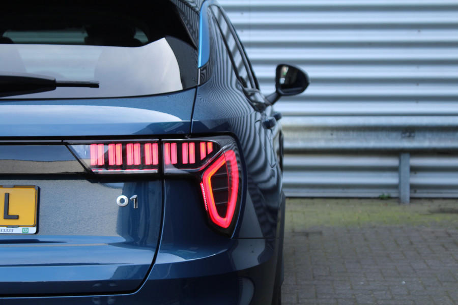 Lynk & Co 01 1.5 PHEV 262pk 360 Camera NL-Auto NAP BTW Clima Cruise Navi Panoramadak 20"LMV El. Klep