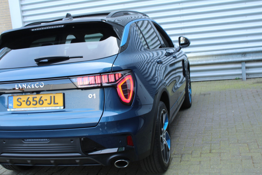 Lynk & Co 01 1.5 PHEV 262pk 360 Camera NL-Auto NAP BTW Clima Cruise Navi Panoramadak 20"LMV El. Klep