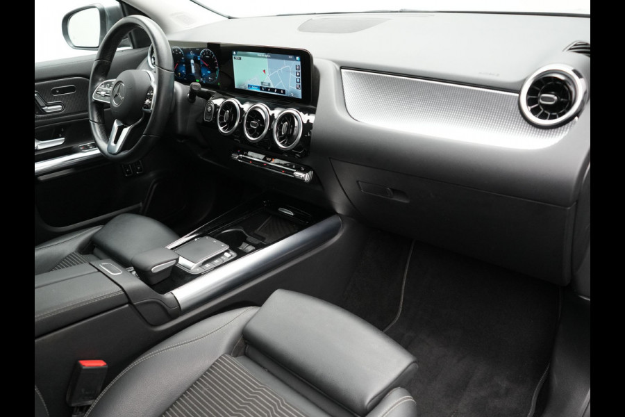 Mercedes-Benz GLA 250 e Style Plug In Hybrid 218pk Dealer O.H PHEV | Trekhaak Afn. | Widescreen Navi | Sportstoelen Memory | Apple Carplay | BLIS | Camera | 19"L.M |