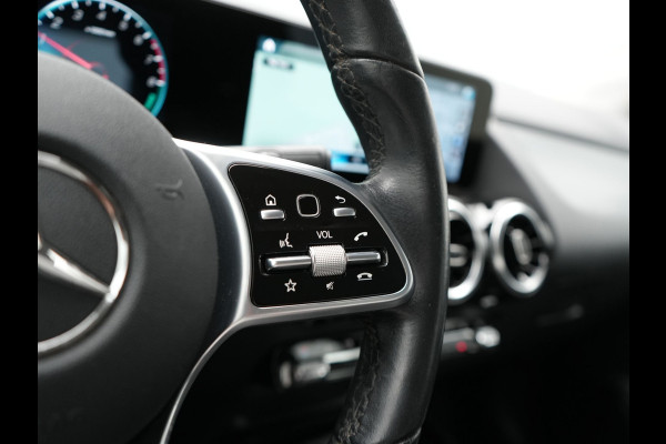 Mercedes-Benz GLA 250 e Style Plug In Hybrid 218pk Dealer O.H PHEV | Trekhaak Afn. | Widescreen Navi | Sportstoelen Memory | Apple Carplay | BLIS | Camera | 19"L.M |