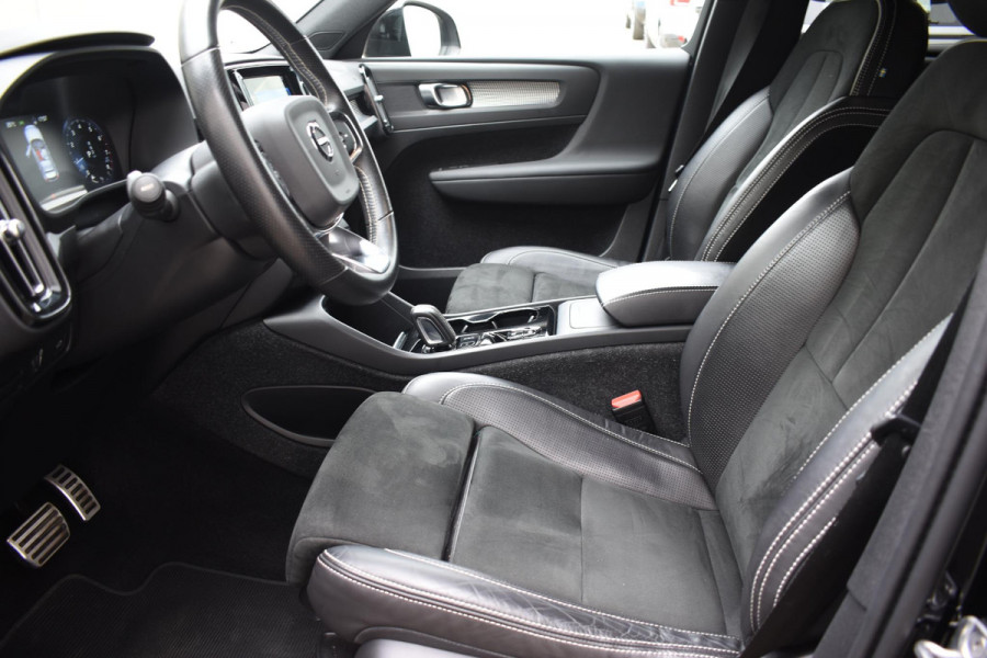Volvo XC40 T2 129PK Automaat R-Design / Navigatie / Parkeersensoren / Adaptieve Cruise control / R-Design leder-Nubuck bekl. / Dodehoeksensor / Extra getint glas / All season banden
