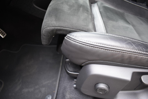 Volvo XC40 T2 129PK Automaat R-Design / Navigatie / Parkeersensoren / Adaptieve Cruise control / R-Design leder-Nubuck bekl. / Dodehoeksensor / Extra getint glas / All season banden