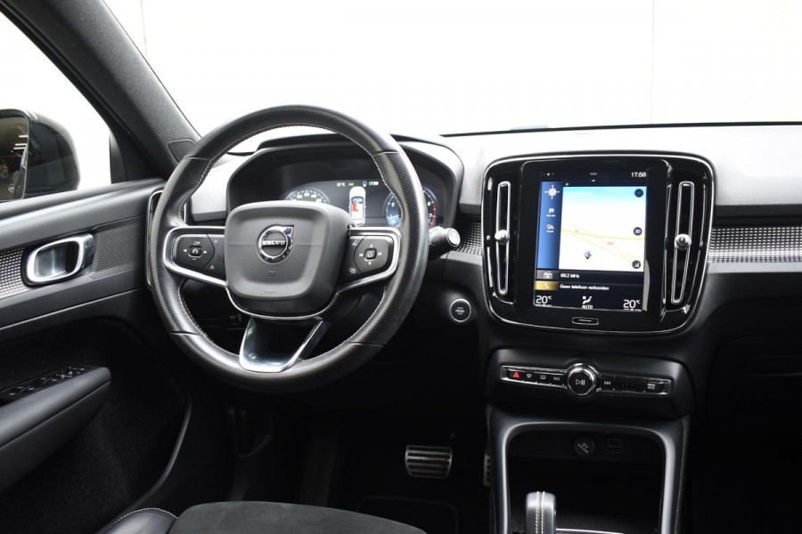 Volvo XC40 T2 129PK Automaat R-Design / Navigatie / Parkeersensoren / Adaptieve Cruise control / R-Design leder-Nubuck bekl. / Dodehoeksensor / Extra getint glas / All season banden