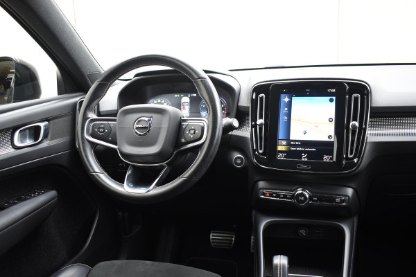 Volvo XC40 T2 129PK Automaat R-Design / Navigatie / Parkeersensoren / Adaptieve Cruise control / R-Design leder-Nubuck bekl. / Dodehoeksensor / Extra getint glas / All season banden