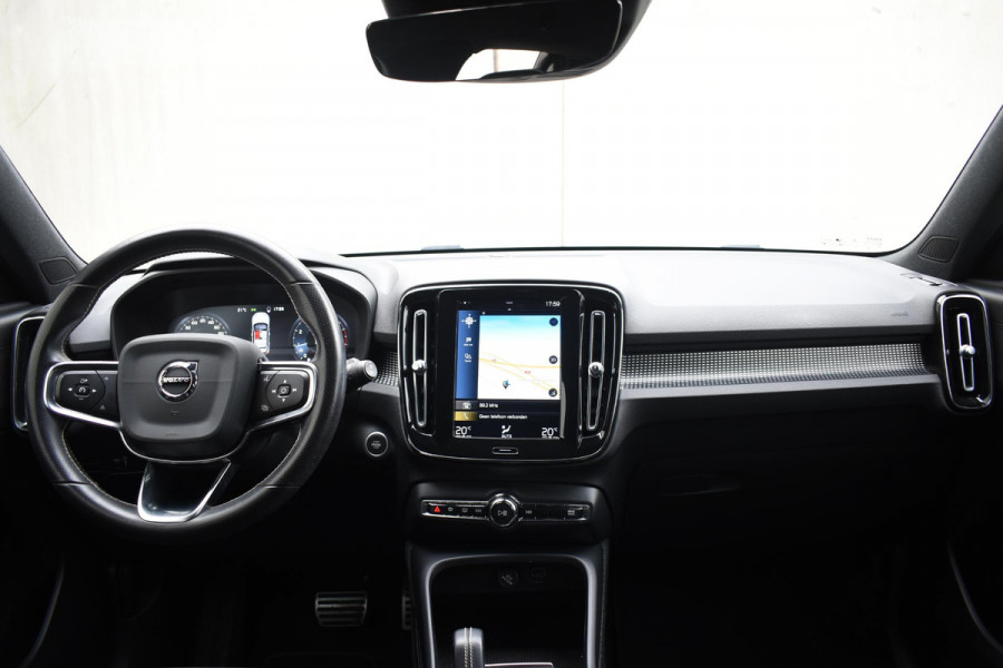 Volvo XC40 T2 129PK Automaat R-Design / Navigatie / Parkeersensoren / Adaptieve Cruise control / R-Design leder-Nubuck bekl. / Dodehoeksensor / Extra getint glas / All season banden