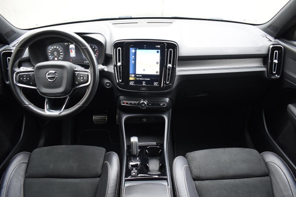 Volvo XC40 T2 129PK Automaat R-Design / Navigatie / Parkeersensoren / Adaptieve Cruise control / R-Design leder-Nubuck bekl. / Dodehoeksensor / Extra getint glas / All season banden