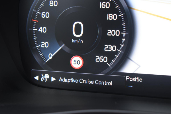 Volvo XC40 T2 129PK Automaat R-Design / Navigatie / Parkeersensoren / Adaptieve Cruise control / R-Design leder-Nubuck bekl. / Dodehoeksensor / Extra getint glas / All season banden