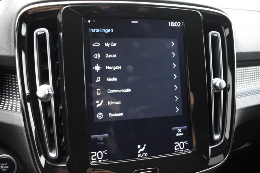 Volvo XC40 T2 129PK Automaat R-Design / Navigatie / Parkeersensoren / Adaptieve Cruise control / R-Design leder-Nubuck bekl. / Dodehoeksensor / Extra getint glas / All season banden