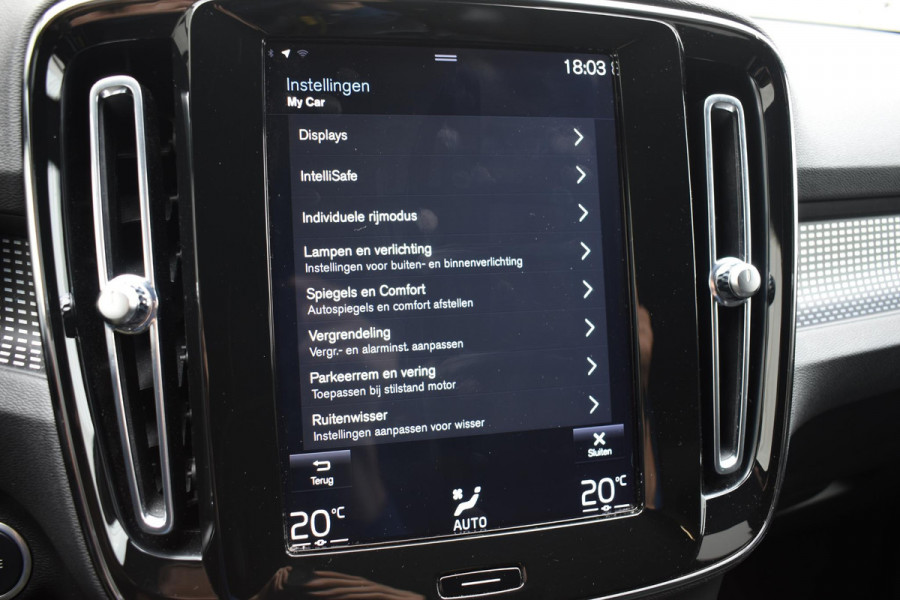 Volvo XC40 T2 129PK Automaat R-Design / Navigatie / Parkeersensoren / Adaptieve Cruise control / R-Design leder-Nubuck bekl. / Dodehoeksensor / Extra getint glas / All season banden