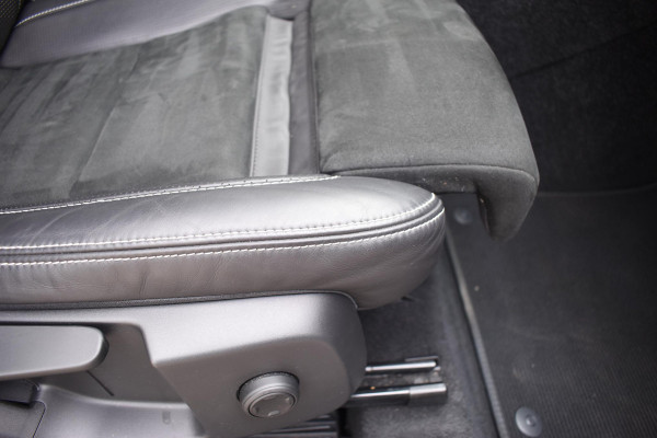 Volvo XC40 T2 129PK Automaat R-Design / Navigatie / Parkeersensoren / Adaptieve Cruise control / R-Design leder-Nubuck bekl. / Dodehoeksensor / Extra getint glas / All season banden
