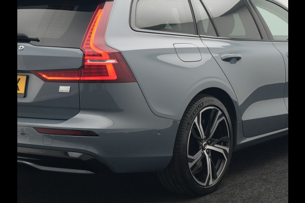 Volvo V60 T8 AWD Plus Dark Plug In Hybrid Thunder Grey 390pk Dealer O.H. Long Range PHEV | Panodak | Lederen Sportstoelen Memory | Pilot Assist | Google Assistant | Adaptive Cruise | Harman Kardon | Camera | Apple Carplay | Stoel & Stuurverwarming |