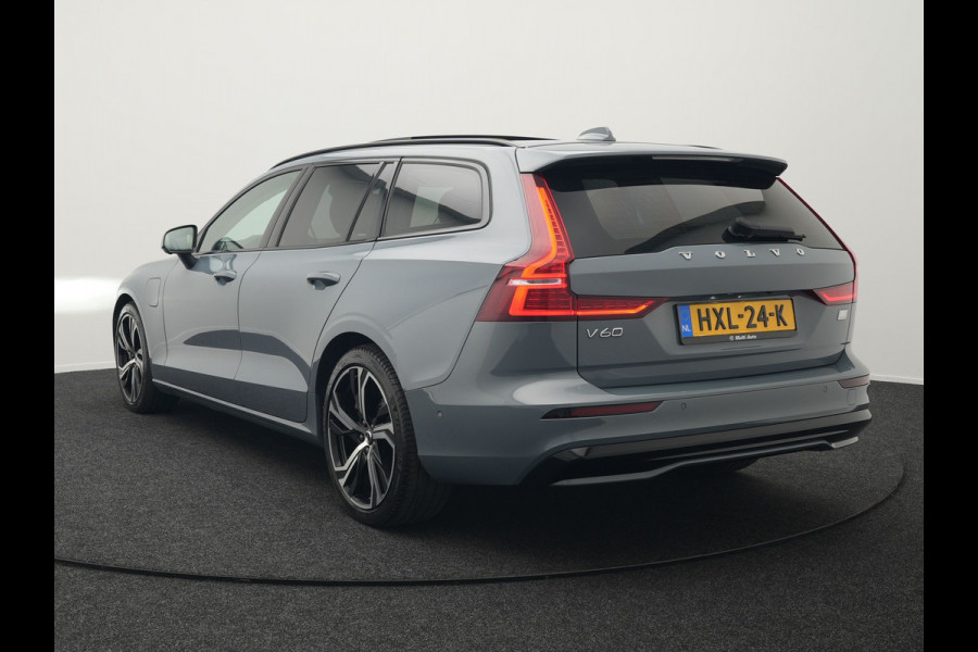 Volvo V60 T8 AWD Plus Dark Plug In Hybrid Thunder Grey 390pk Dealer O.H. Long Range PHEV | Panodak | Lederen Sportstoelen Memory | Pilot Assist | Google Assistant | Adaptive Cruise | Harman Kardon | Camera | Apple Carplay | Stoel & Stuurverwarming |