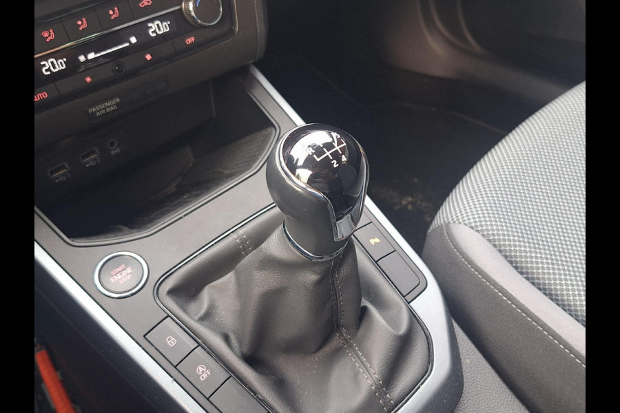 Seat Arona 1.0 TSI Style Business Intense | Trekhaak | Adaptive CC | Climate | ocassion