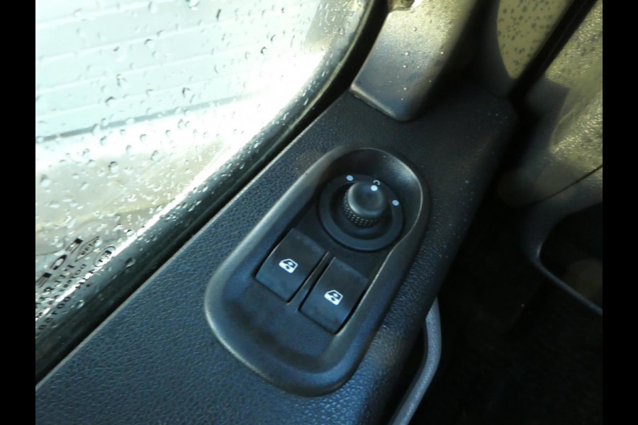 Opel Movano 2.3 CDTI 145pk L2H2 Airco. Trekhaak, Imperiaal, 3-Zits.