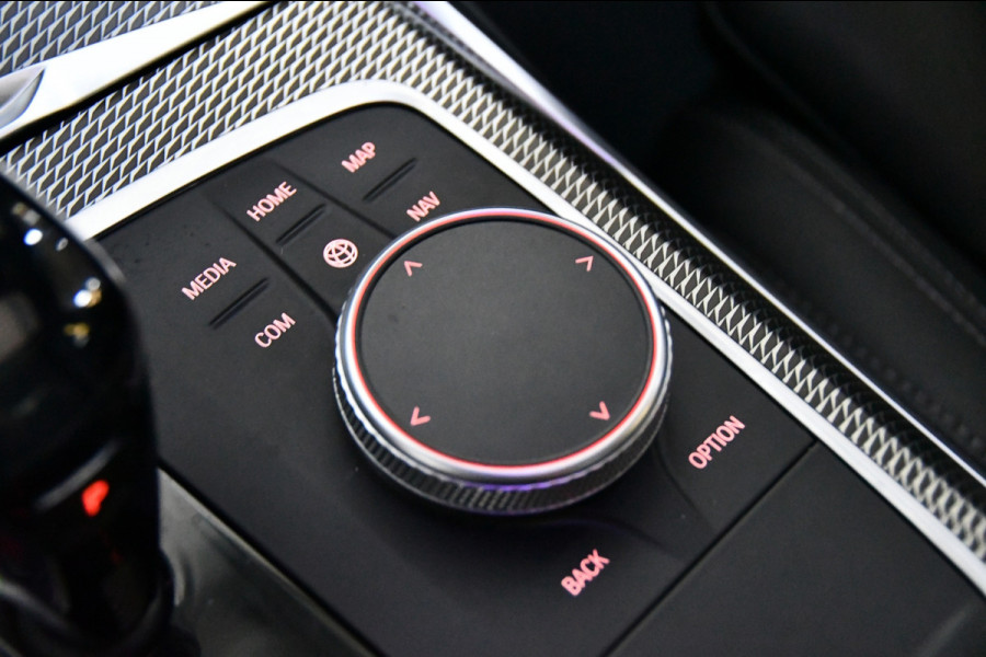 BMW 3-serie 330e High Executive, Schuifkanteldak, M-pakket, Head up, Apple carplay