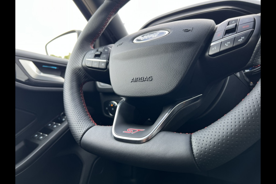 Ford Focus 2.3 EcoBoost ST-X AUTOMAAT! DRIVERPACK! WINTERPACK! B&O!