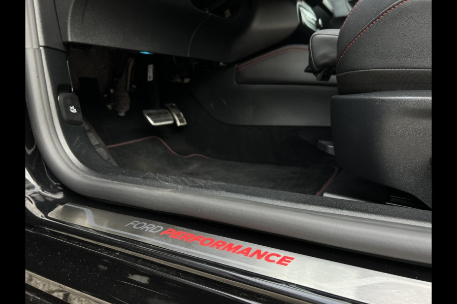 Ford Focus 2.3 EcoBoost ST-X AUTOMAAT! DRIVERPACK! WINTERPACK! B&O!