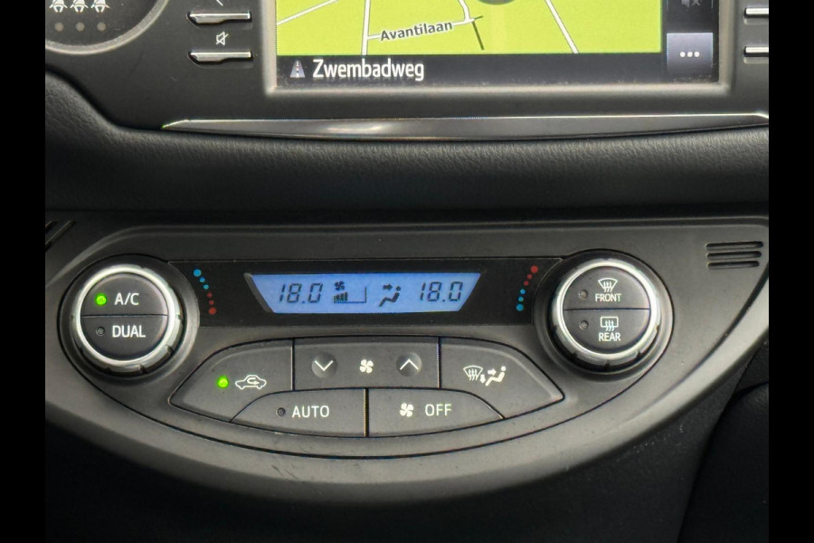 Toyota Yaris 1.5 VVT-i Executive, 112 pk, trekhaak, 5 deurs, navigatie, climaat control, cruisecontrol