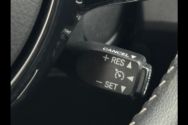Toyota Yaris 1.5 VVT-i Executive, 112 pk, trekhaak, 5 deurs, navigatie, climaat control, cruisecontrol