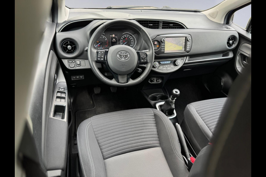 Toyota Yaris 1.5 VVT-i Executive, 112 pk, trekhaak, 5 deurs, navigatie, climaat control, cruisecontrol