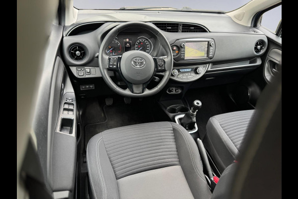 Toyota Yaris 1.5 VVT-i Executive, 112 pk, trekhaak, 5 deurs, navigatie, climaat control, cruisecontrol