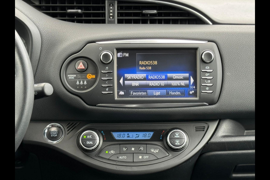 Toyota Yaris 1.5 VVT-i Executive, 112 pk, trekhaak, 5 deurs, navigatie, climaat control, cruisecontrol
