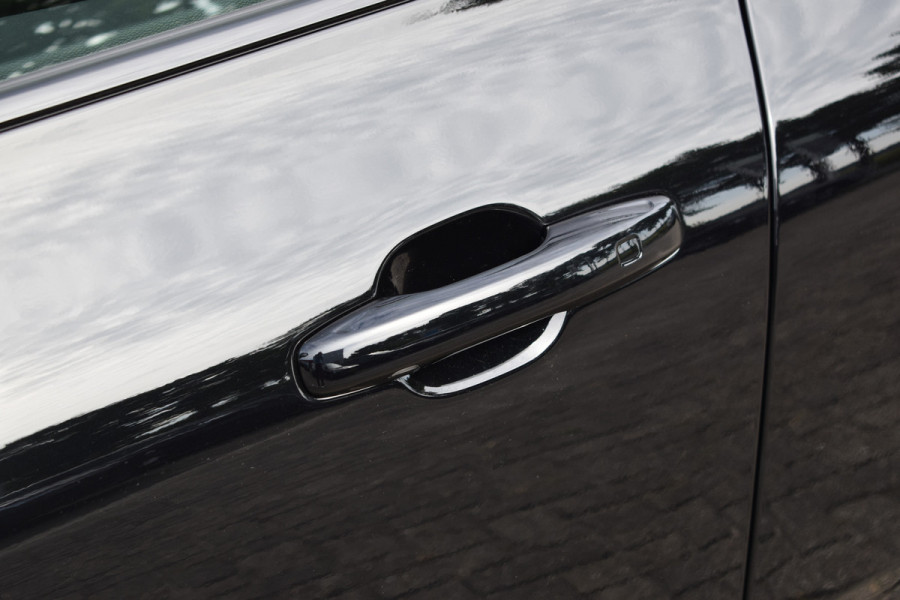 Volvo XC60 T6 350PK Plug-in hybrid AWD Plus Black Edition | 4000.- voorraadkorting| Panodak | H&K | 360 Camera | 21"LMV | ACC