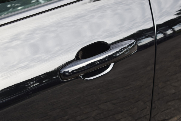 Volvo XC60 T6 350PK Plug-in hybrid AWD Plus Black Edition | 4000.- voorraadkorting| Panodak | H&K | 360 Camera | 21"LMV | ACC
