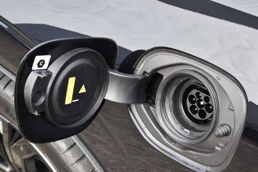 Volvo XC60 T6 350PK Plug-in hybrid AWD Plus Black Edition | 4000.- voorraadkorting| Panodak | H&K | 360 Camera | 21"LMV | ACC