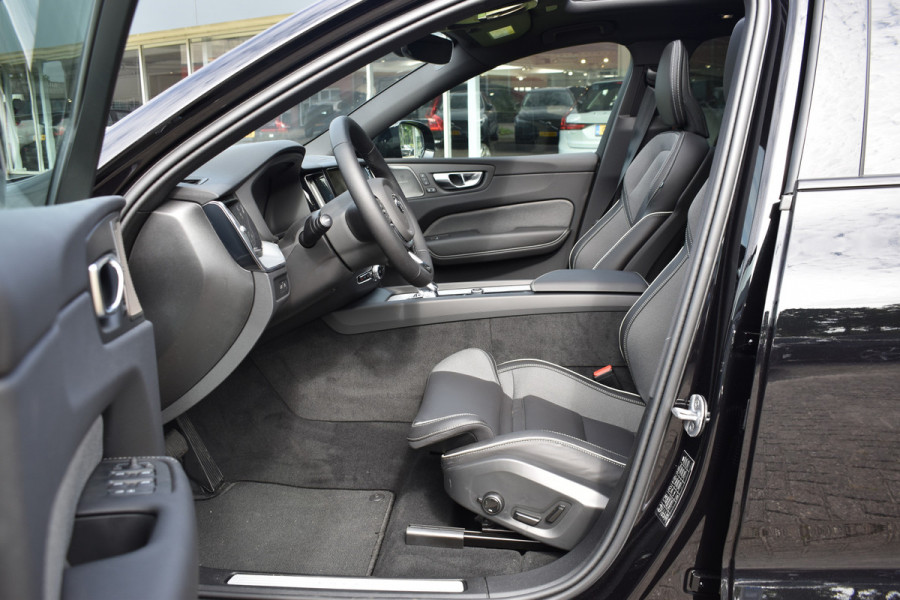Volvo XC60 T6 350PK Plug-in hybrid AWD Plus Black Edition | 4000.- voorraadkorting| Panodak | H&K | 360 Camera | 21"LMV | ACC
