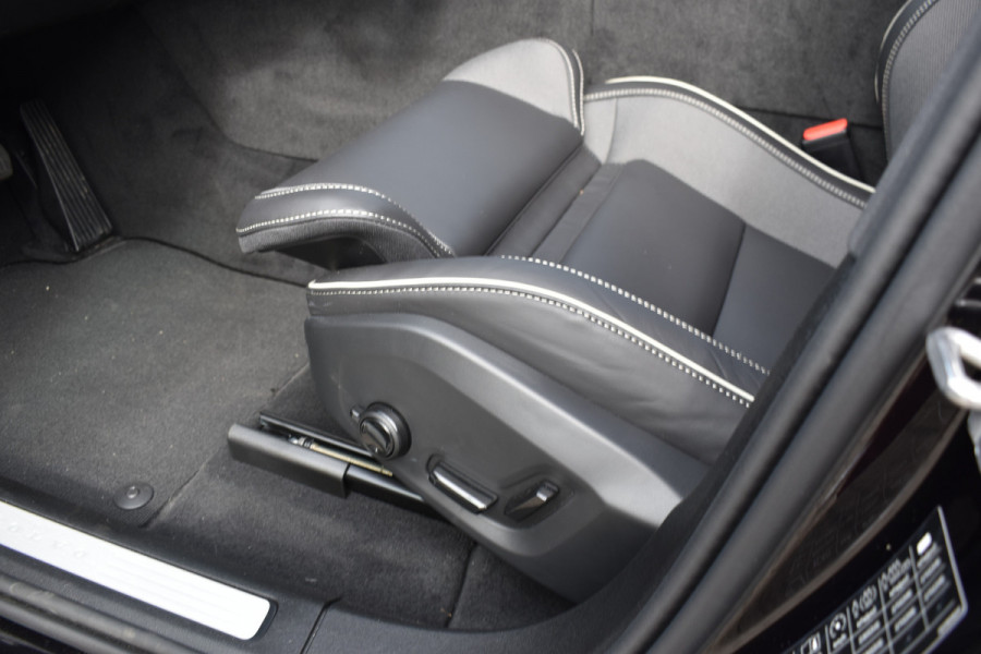 Volvo XC60 T6 350PK Plug-in hybrid AWD Plus Black Edition | 4000.- voorraadkorting| Panodak | H&K | 360 Camera | 21"LMV | ACC