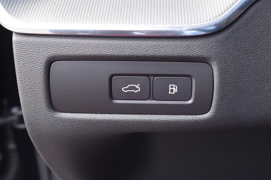 Volvo XC60 T6 350PK Plug-in hybrid AWD Plus Black Edition | 4000.- voorraadkorting| Panodak | H&K | 360 Camera | 21"LMV | ACC