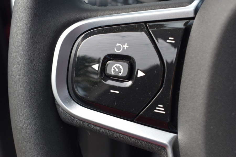 Volvo XC60 T6 350PK Plug-in hybrid AWD Plus Black Edition | 4000.- voorraadkorting| Panodak | H&K | 360 Camera | 21"LMV | ACC