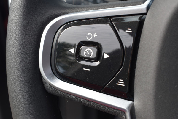 Volvo XC60 T6 350PK Plug-in hybrid AWD Plus Black Edition | 4000.- voorraadkorting| Panodak | H&K | 360 Camera | 21"LMV | ACC