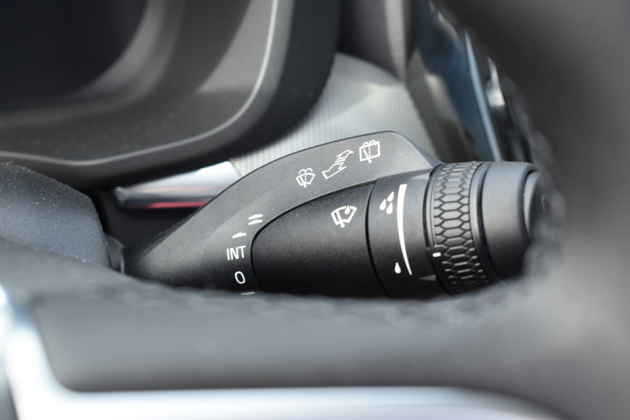 Volvo XC60 T6 350PK Plug-in hybrid AWD Plus Black Edition | 4000.- voorraadkorting| Panodak | H&K | 360 Camera | 21"LMV | ACC