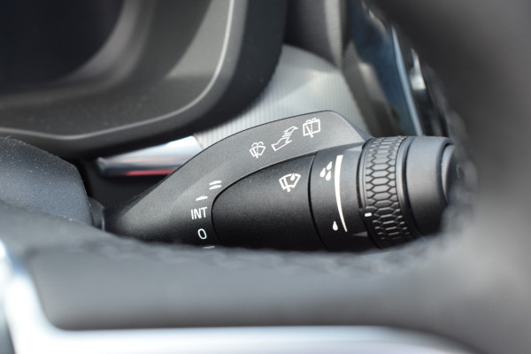 Volvo XC60 T6 350PK Plug-in hybrid AWD Plus Black Edition | 4000.- voorraadkorting| Panodak | H&K | 360 Camera | 21"LMV | ACC
