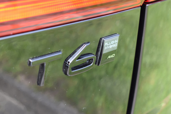 Volvo XC60 T6 350PK Plug-in hybrid AWD Plus Black Edition | 4000.- voorraadkorting| Panodak | H&K | 360 Camera | 21"LMV | ACC