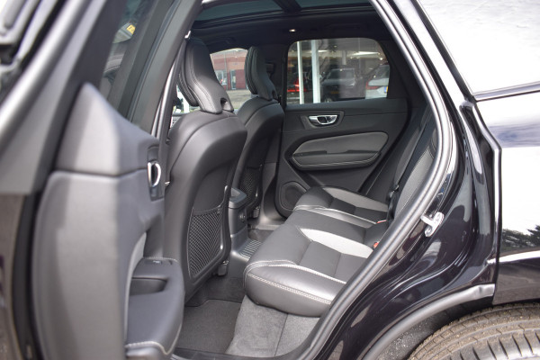 Volvo XC60 T6 350PK Plug-in hybrid AWD Plus Black Edition | 4000.- voorraadkorting| Panodak | H&K | 360 Camera | 21"LMV | ACC